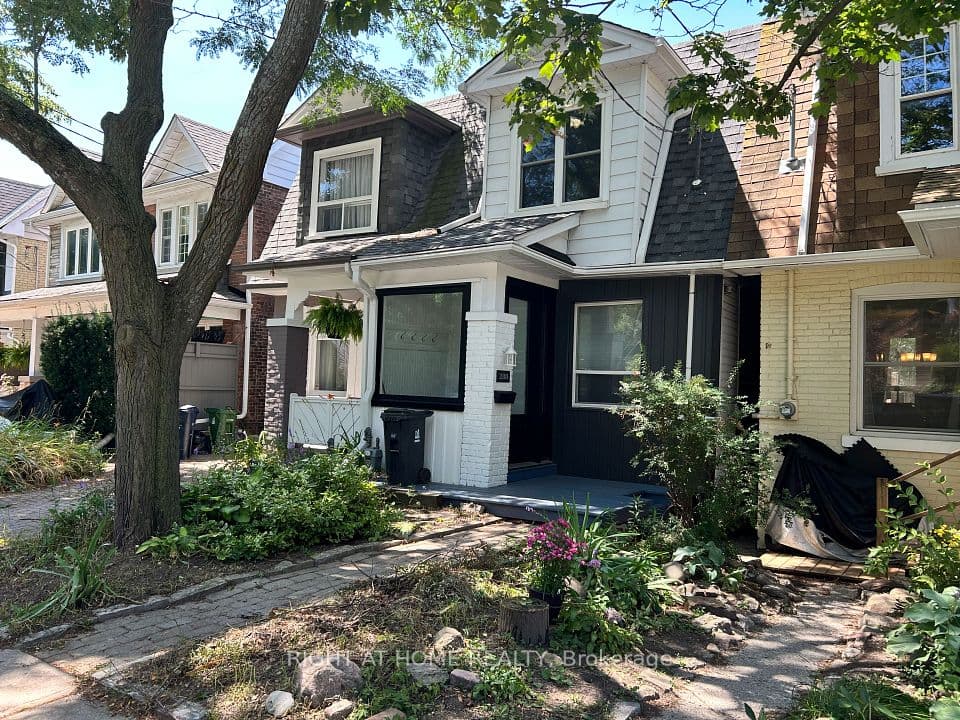 280 Kenilworth Avenue, Toronto, ON M4L 3S8 – main photo