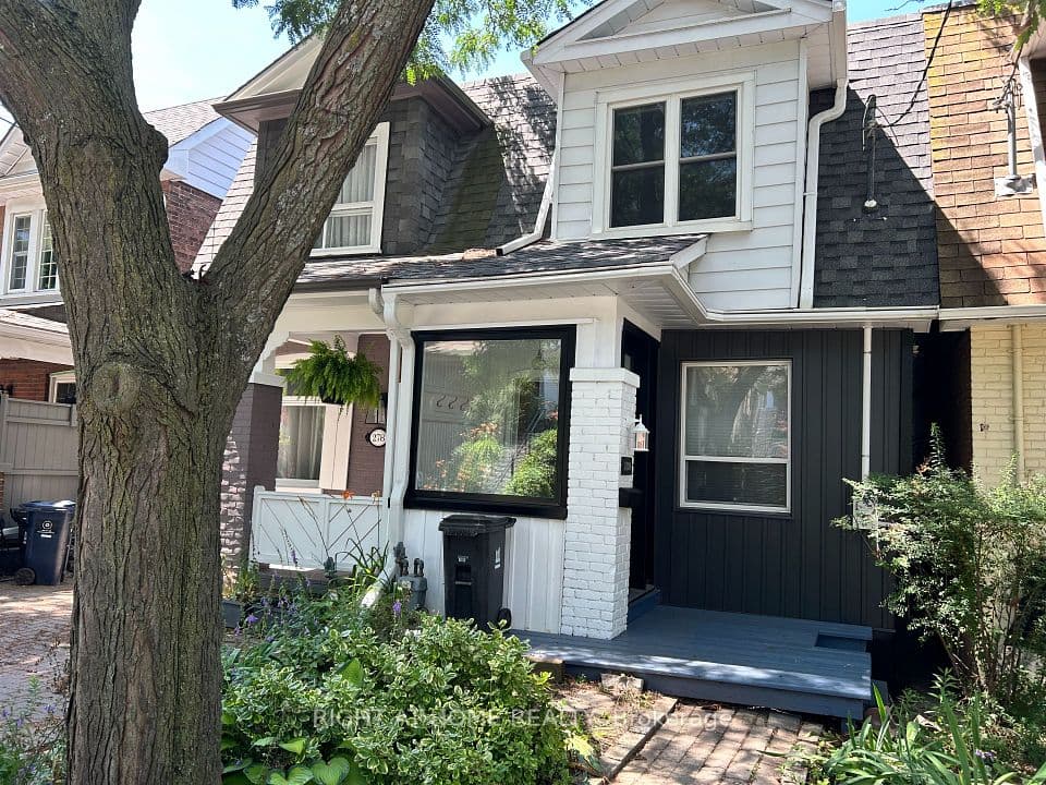 280 Kenilworth Avenue, Toronto, ON M4L 3S8 – photo 2
