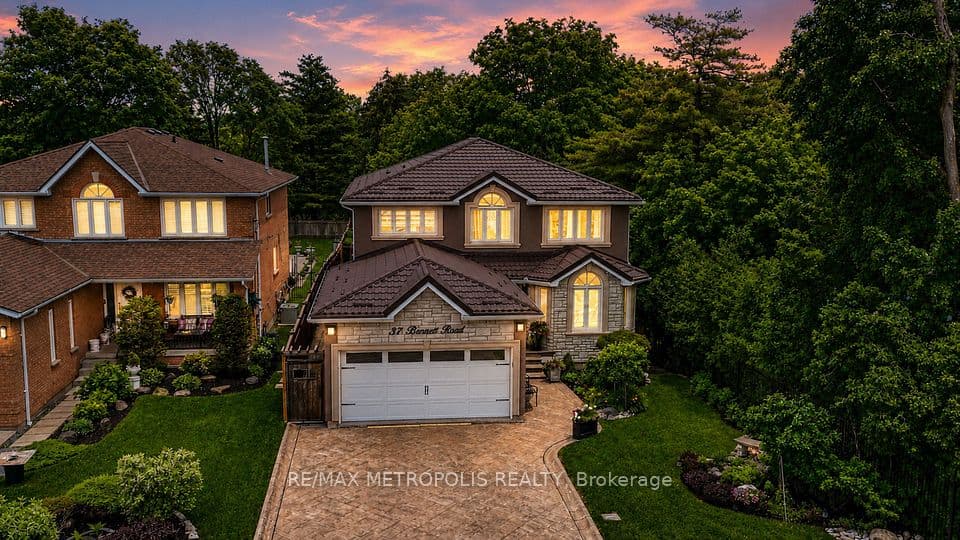 37 Bennett Road, Toronto, ON M1E 3Y1 – main photo