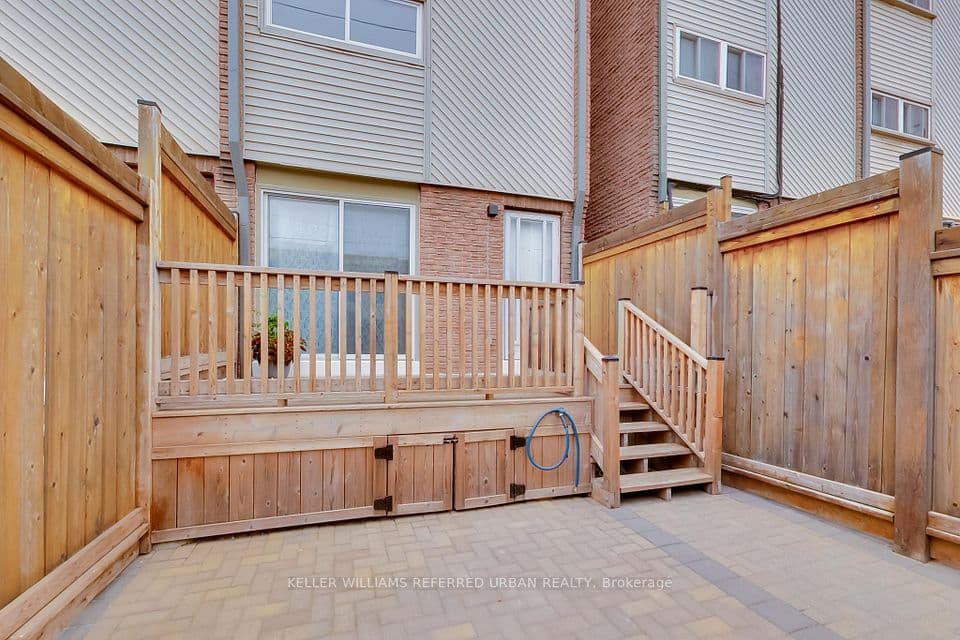 1666 Queen Street E 22, Toronto, ON M4L 1G3 – main photo