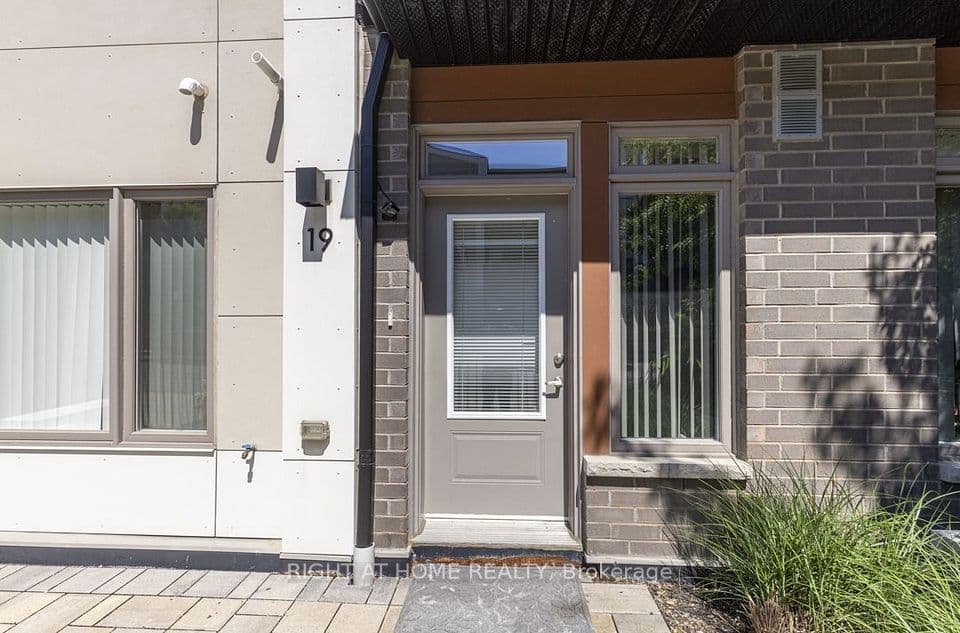 60 Orchid Place Drive 19, Toronto, ON M1B 0C4 – main photo