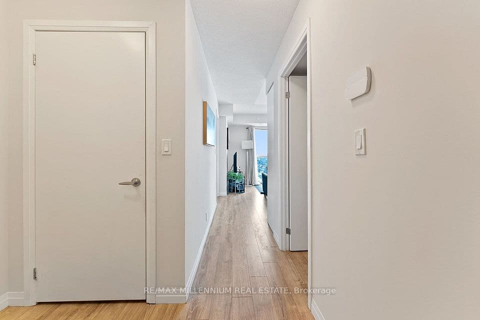 2150 Lawrence Avenue E 1609, Toronto, ON M1R 3A7 – photo 2