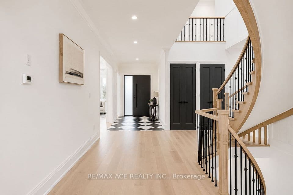 12 Euclid Avenue, Toronto, ON M1C 1J6 – photo 2