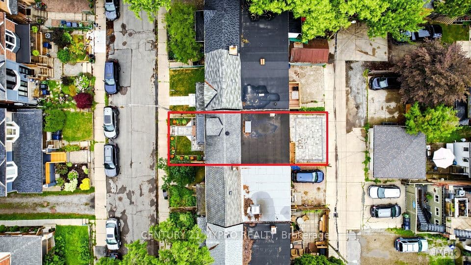 7 Cherry Nook Gardens, Toronto, ON M4L 1J5 – photo 3