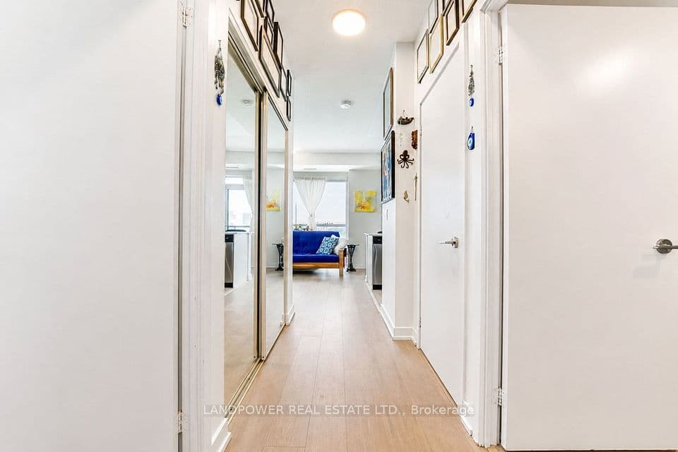 8 Trent Avenue 824, Toronto, ON M4C 5C6 – photo 2