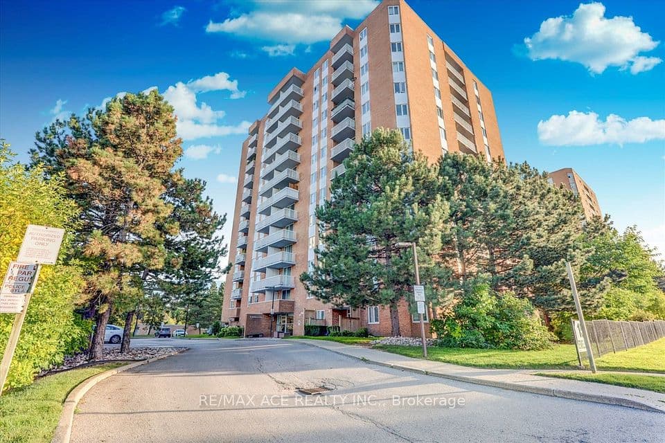 15 Sewells Road 201, Toronto, ON M1B 3V7 – main photo