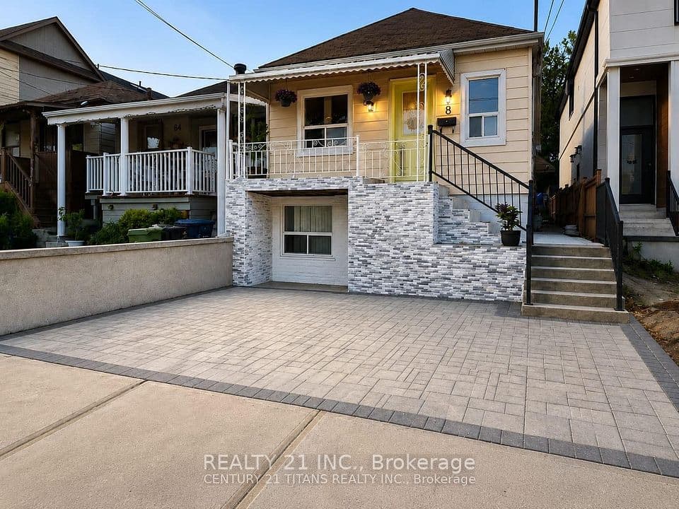 8 Mack Avenue, Toronto, ON M1L 1L9 – photo 3
