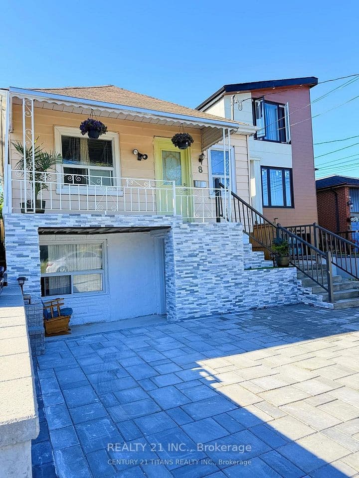 8 Mack Avenue, Toronto, ON M1L 1L9 – photo 2