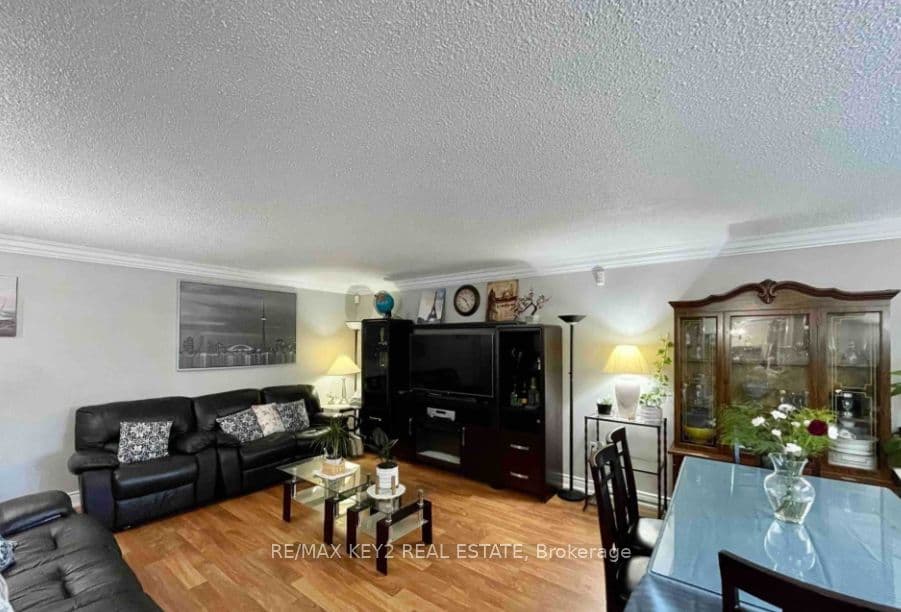 140 Ling Road 88, Toronto, ON M1E 4V9 – main photo