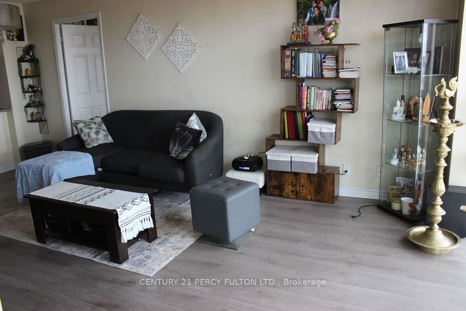18 Mondeo Drive 1328, Toronto, ON M1P 5C8 – photo 3