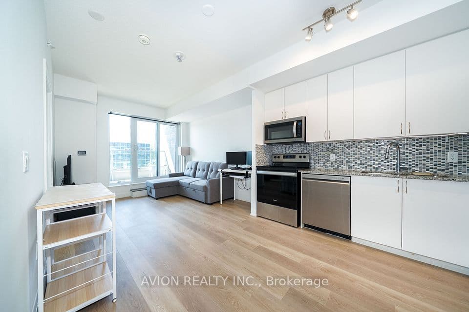 3220 Sheppard Avenue E 212, Toronto, ON M1T 3K3 – main photo