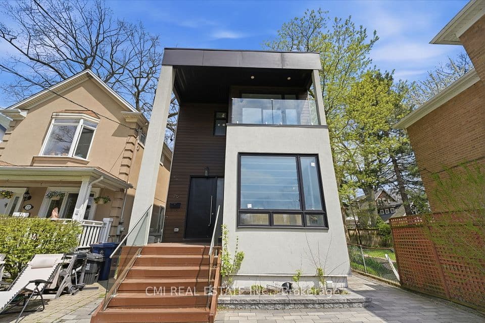 75 Kenilworth Avenue, Toronto, ON M4L 3S4 – main photo