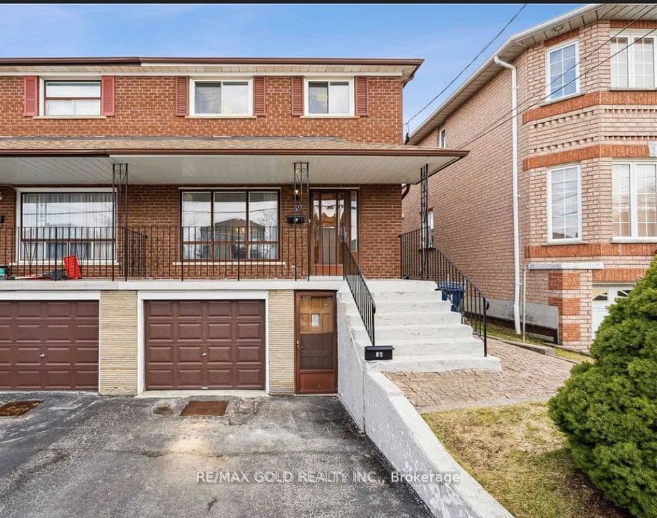 39 Magnolia Avenue, Toronto, ON M1K 3K3 – main photo