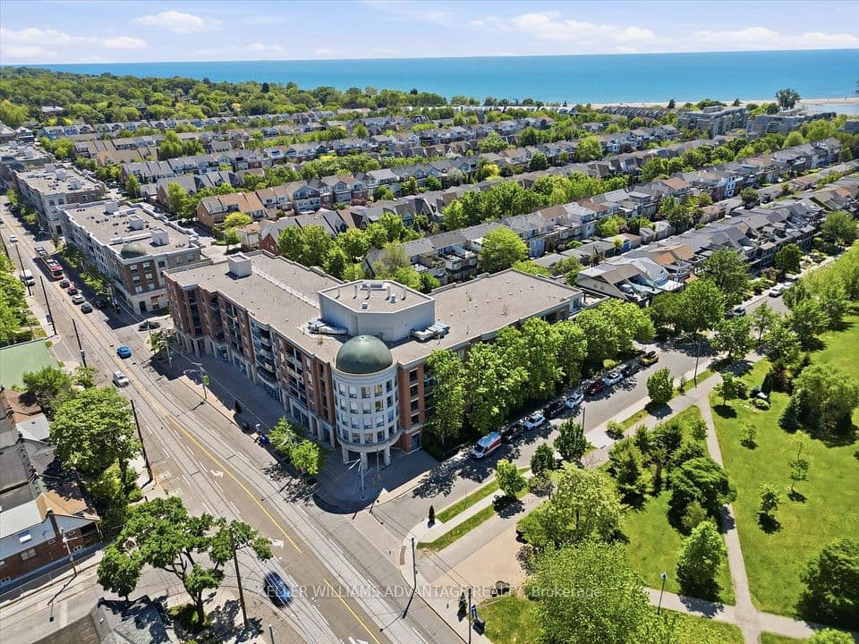 1733 Queen Street E 415, Toronto, ON M4L 6S9 – main photo
