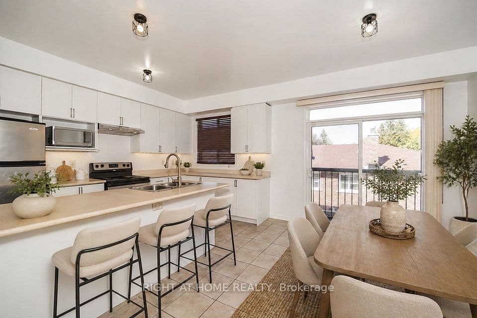 48 Curran Hall Crescent, Toronto, ON M1G 0A2 – photo 3