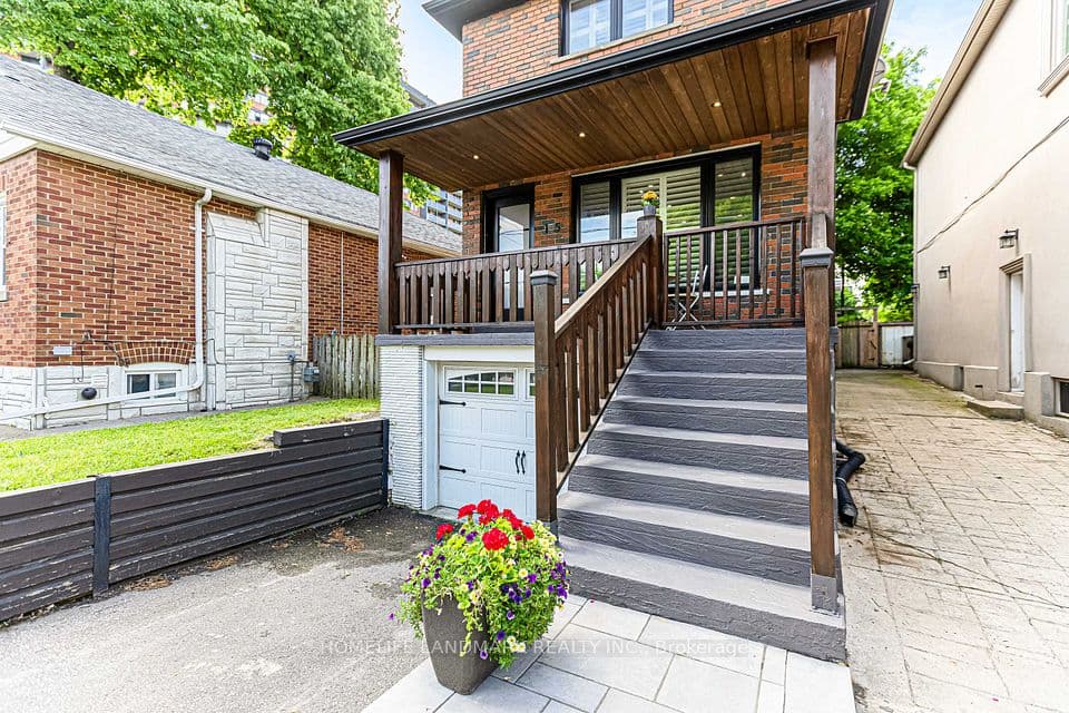 15 Denton Avenue, Toronto, ON M4C 1T7 – photo 2