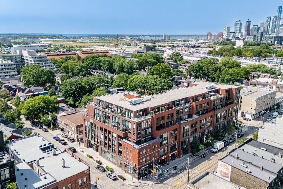 246 Logan Avenue 518, Toronto, ON M4M 0E9 – main photo