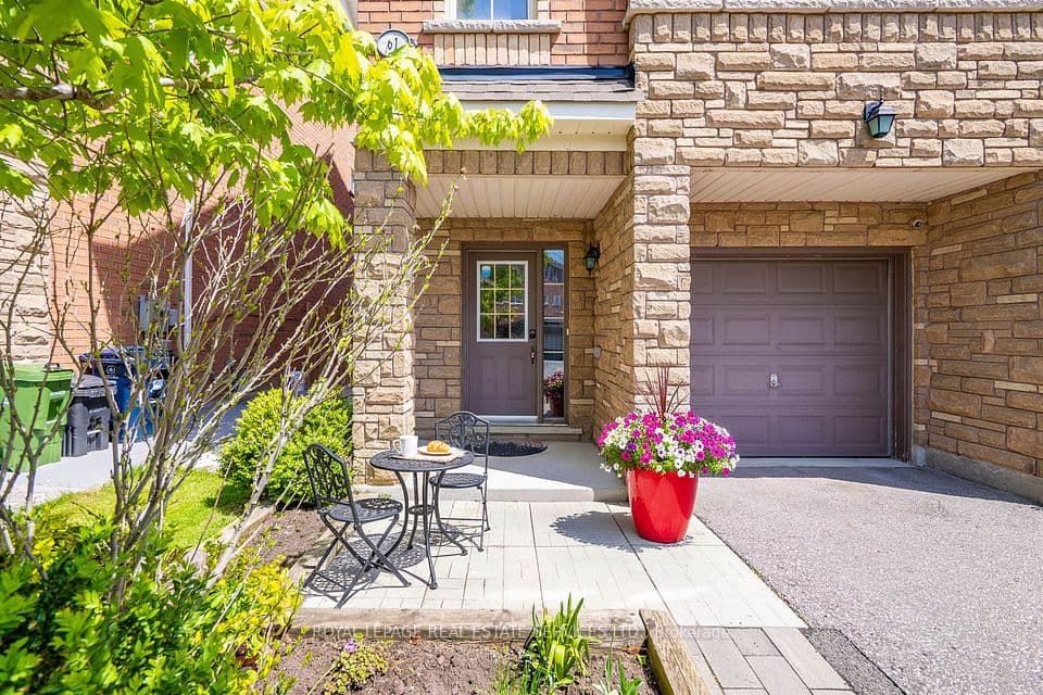 61 Pidgeon Street, Toronto, ON M1L 0C8 – photo 3