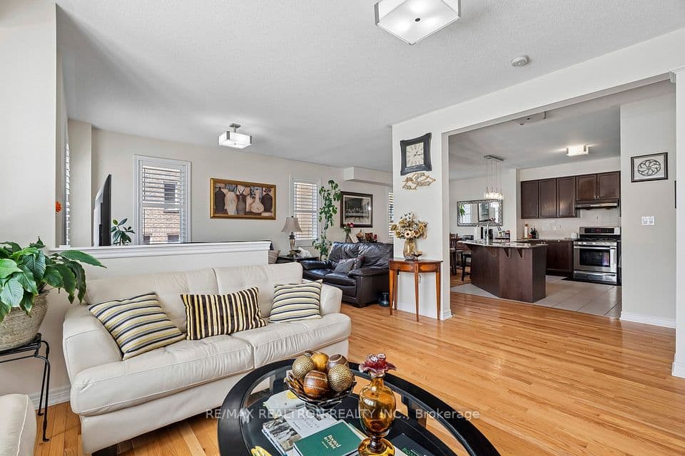 12 Dale Avenue, Toronto, ON M1J 3J5 – photo 3