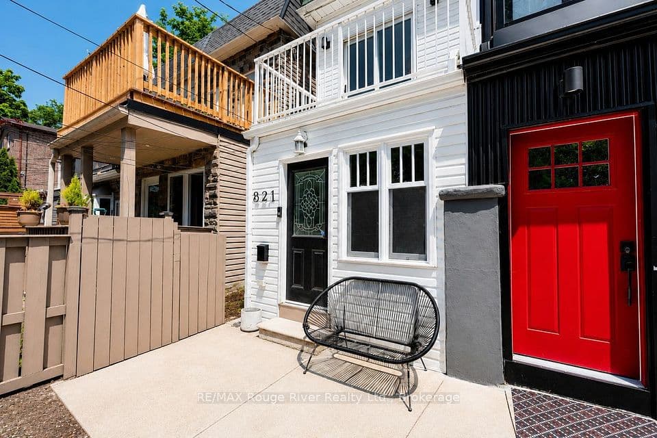 821 Craven Road, Toronto, ON M4L 2Z7 – photo 2