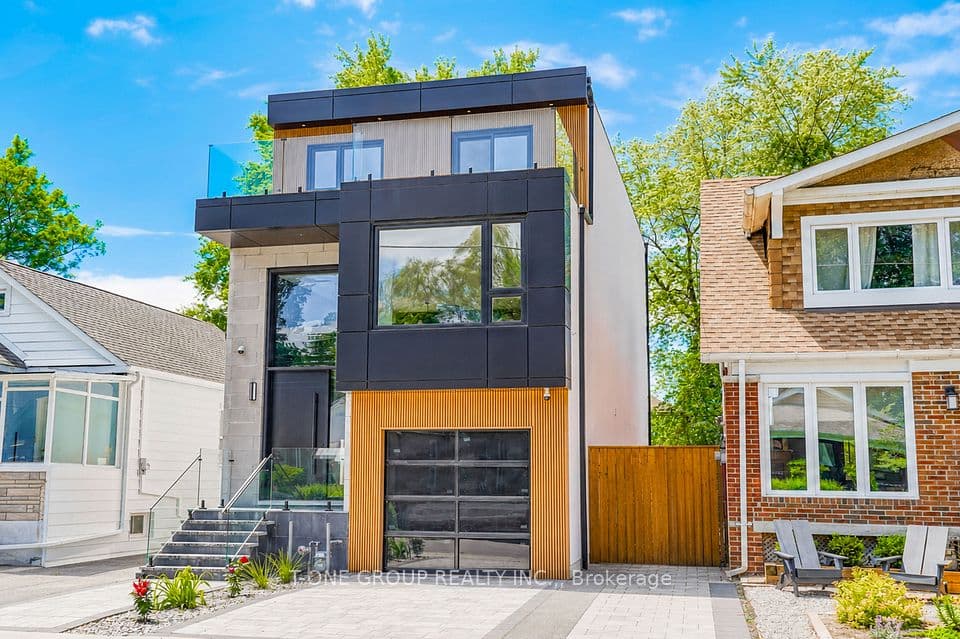 570 Main Street, Toronto, ON M4C 4Y4 – photo 2