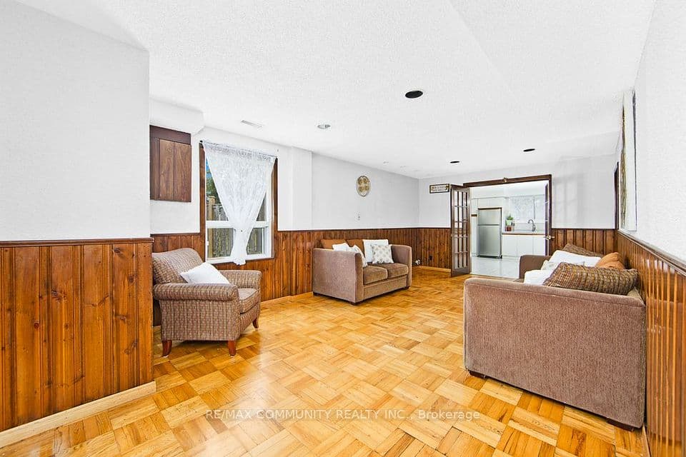 17 Tineta Crescent, Toronto, ON M1S 2Y5 – photo 3