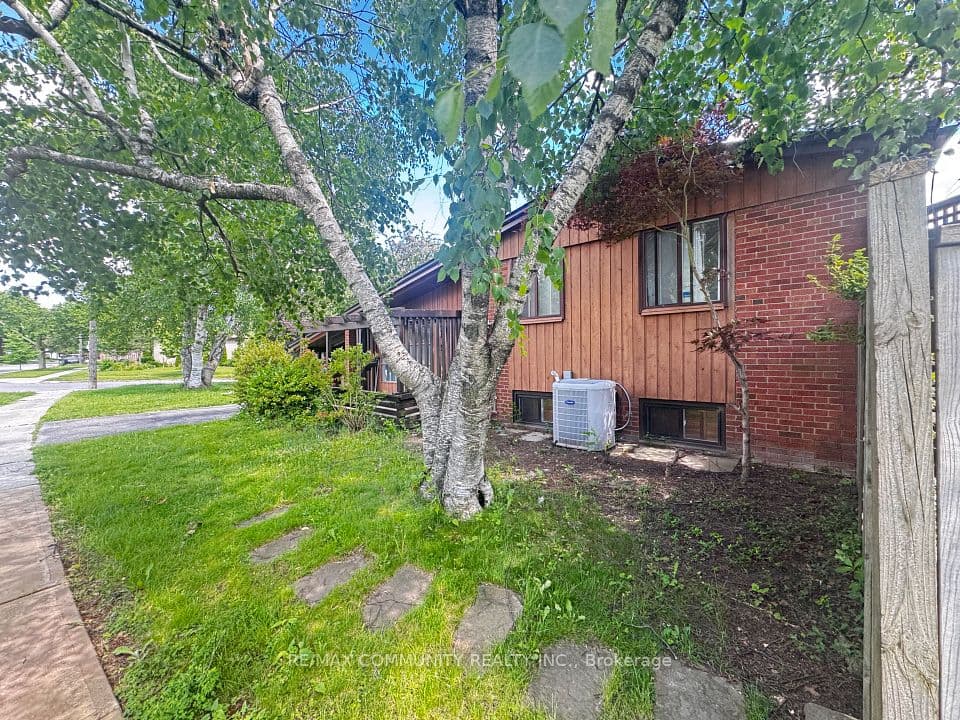 36 Benprice Court, Toronto, ON M1H 1N3 – photo 2