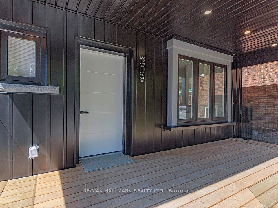 208 Gainsborough Road, Toronto, ON M4L 3C6 – photo 3