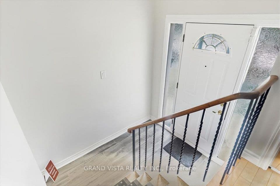 269 Timberbank Boulevard, Toronto, ON M1W 2G9 – photo 2