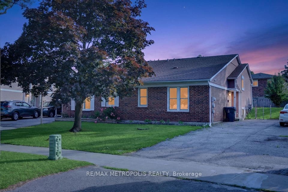 16 Stanbridge Court, Toronto, ON M1B 2S5 – main photo
