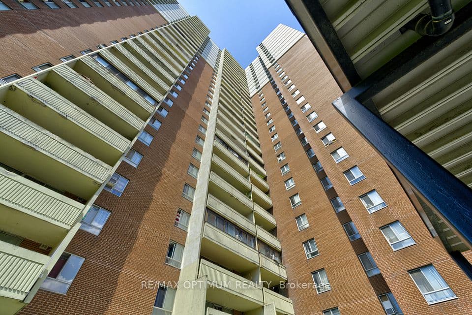 5 Massey Square 2110, Toronto, ON M4C 5L6 – photo 2