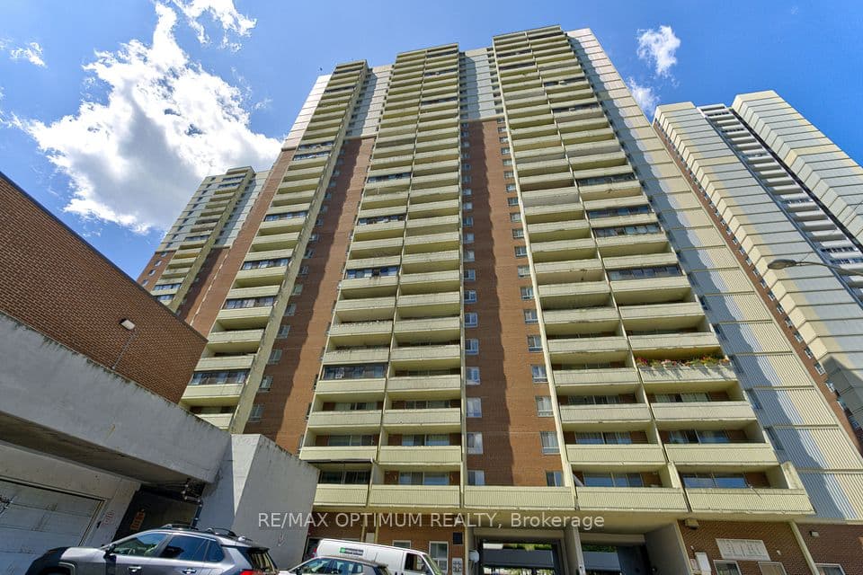5 Massey Square 2110, Toronto, ON M4C 5L6 – main photo