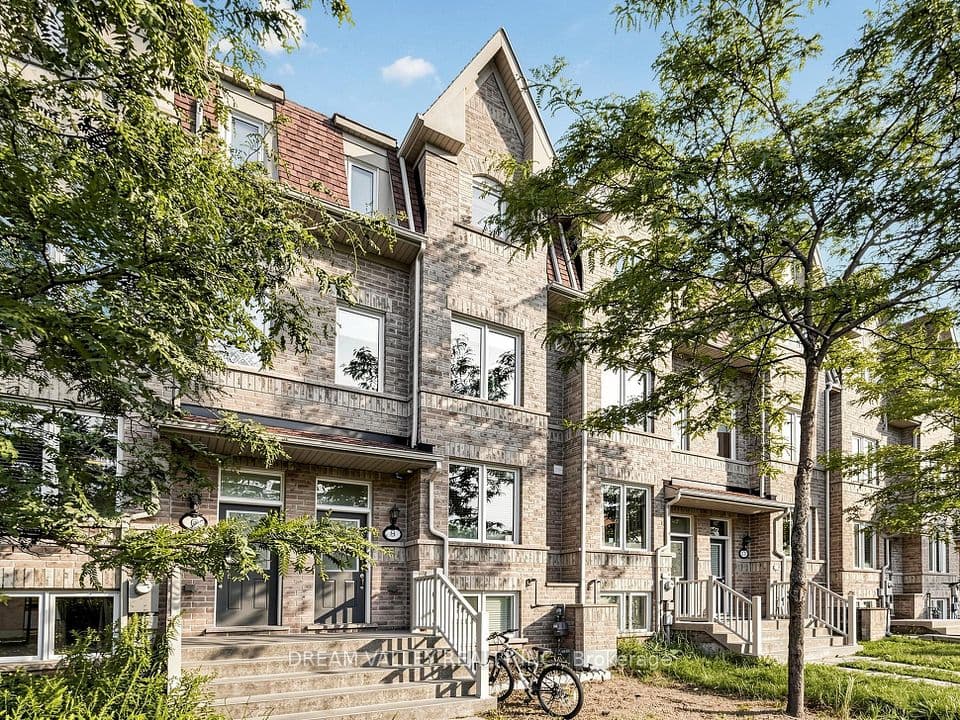 8 Zezel Way, Toronto, ON M1P 0C3 – main photo