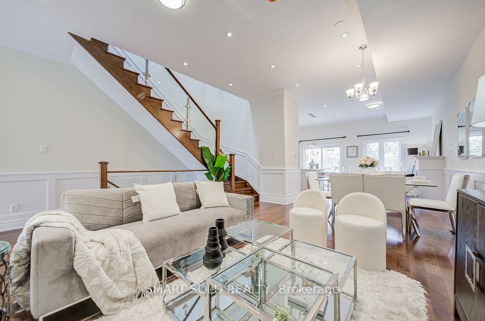 67 North Edgely Avenue, Toronto, ON M1K 1T8 – photo 2