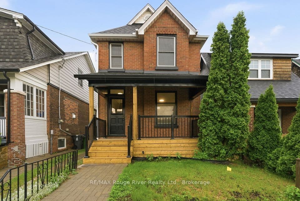 7 Heyworth Crescent, Toronto, ON M4E 1T6 – main photo