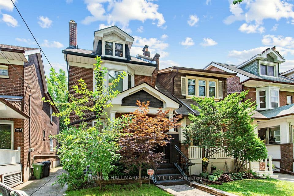 255 Strathmore Boulevard, Toronto, ON M4J 1P7 – photo 2