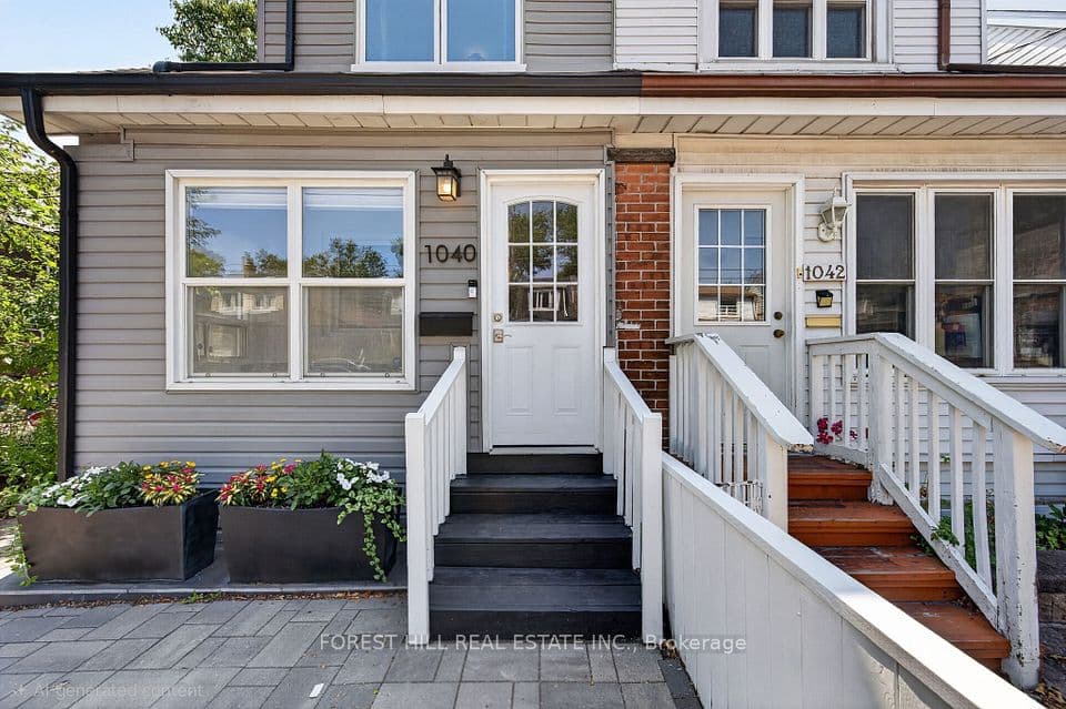 1040 Woodbine Avenue, Toronto, ON M4C 4C4 – photo 2