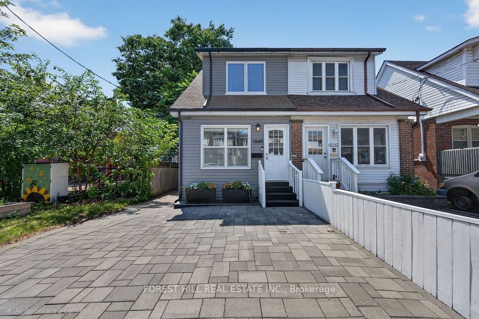 1040 Woodbine Avenue, Toronto, ON M4C 4C4 – main photo