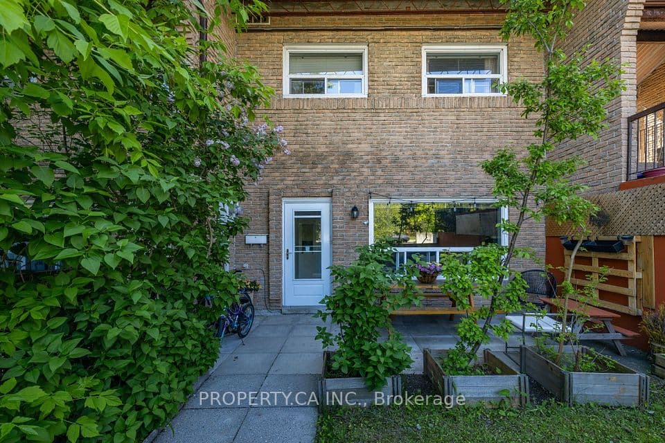 91 Muir Drive 43, Toronto, ON M1M 3T7 – main photo
