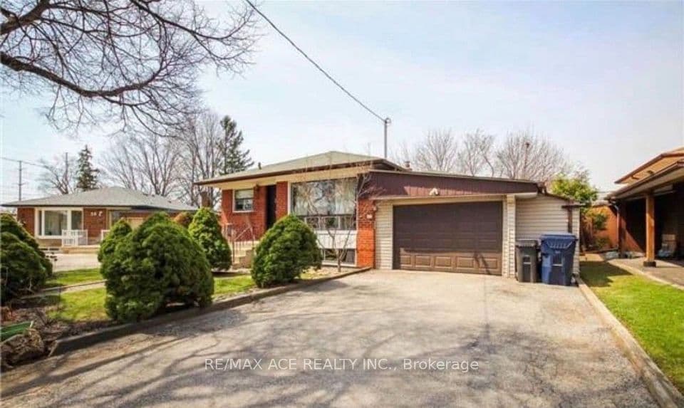 18 Roseglor Crescent, Toronto, ON M1P 3T6 – main photo