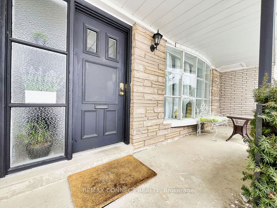 24 Lalton Place, Toronto, ON M1E 1T4 – photo 3