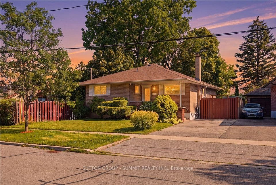 73 Thornbeck Drive, Toronto, ON M1G 2J7 – main photo