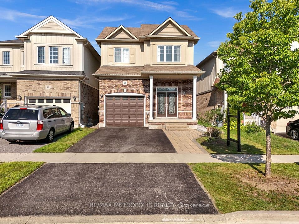 23 Gordon Cowling Street, Clarington, ON L1E 0G7 – main photo