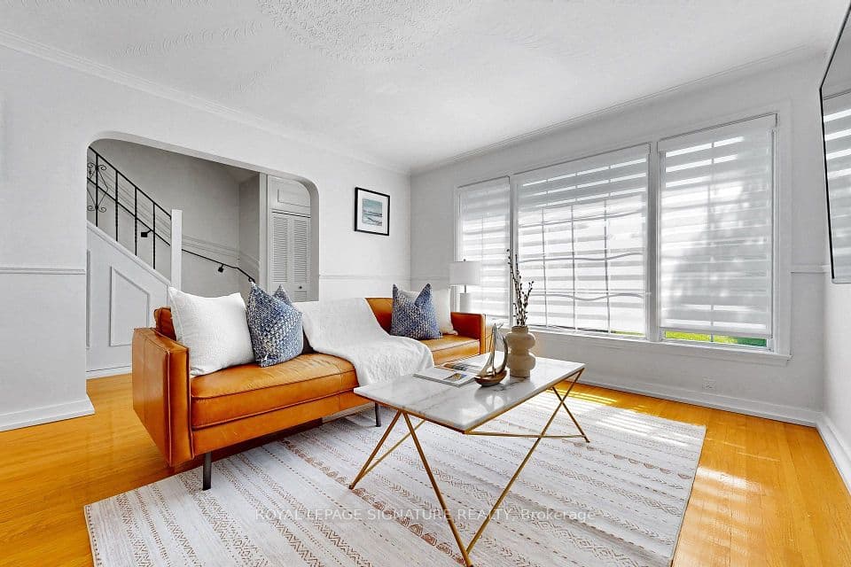 67 Cathedral Bluffs Drive, Toronto, ON M1M 2T6 – photo 3