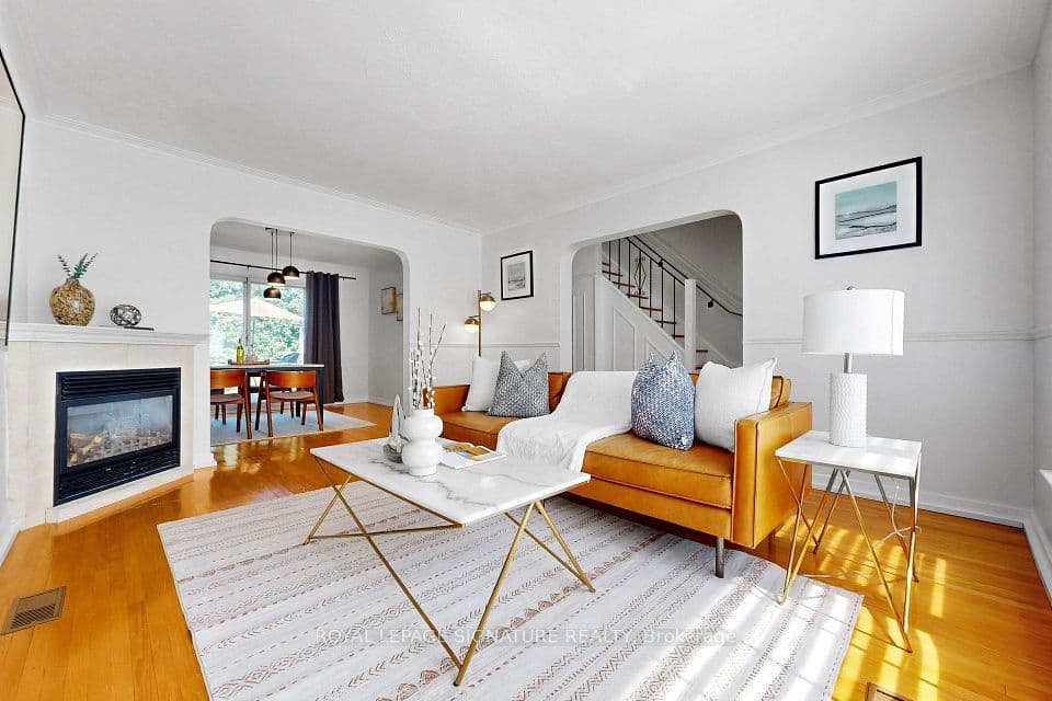 67 Cathedral Bluffs Drive, Toronto, ON M1M 2T6 – photo 2