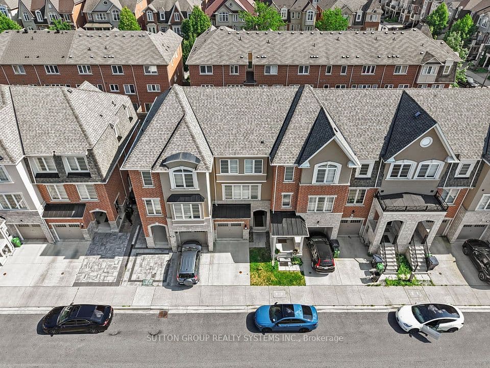 11 Fusilier Drive, Toronto, ON M1L 0J4 – main photo