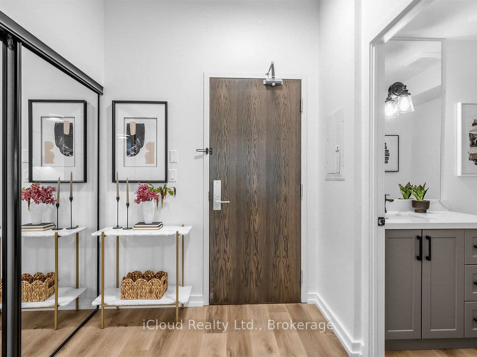 201 Carlaw Avenue 244, Toronto, ON M4M 2S1 – photo 2