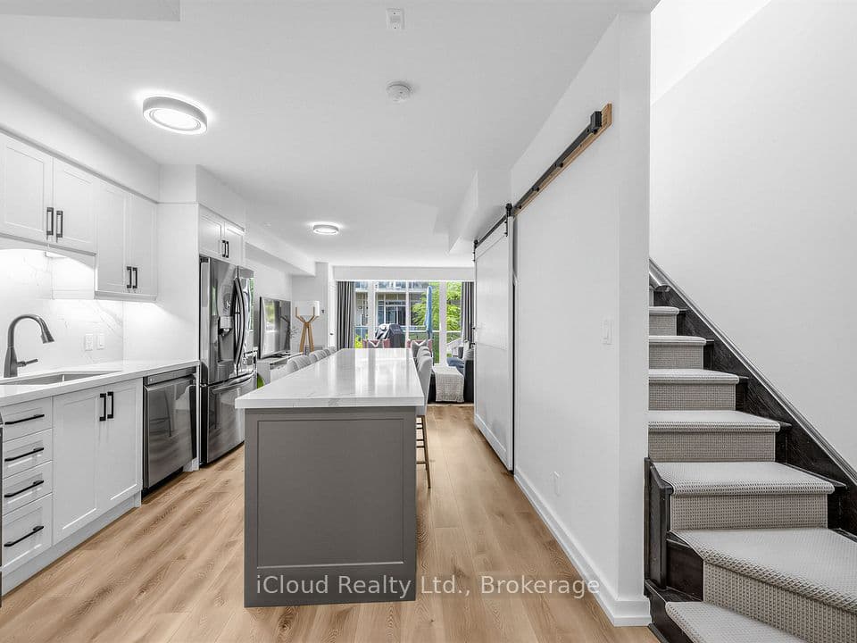 201 Carlaw Avenue 244, Toronto, ON M4M 2S1 – photo 3
