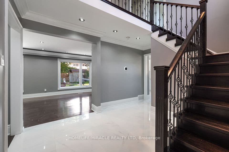 70 Cockburn Drive, Toronto, ON M1C 2T2 – photo 3