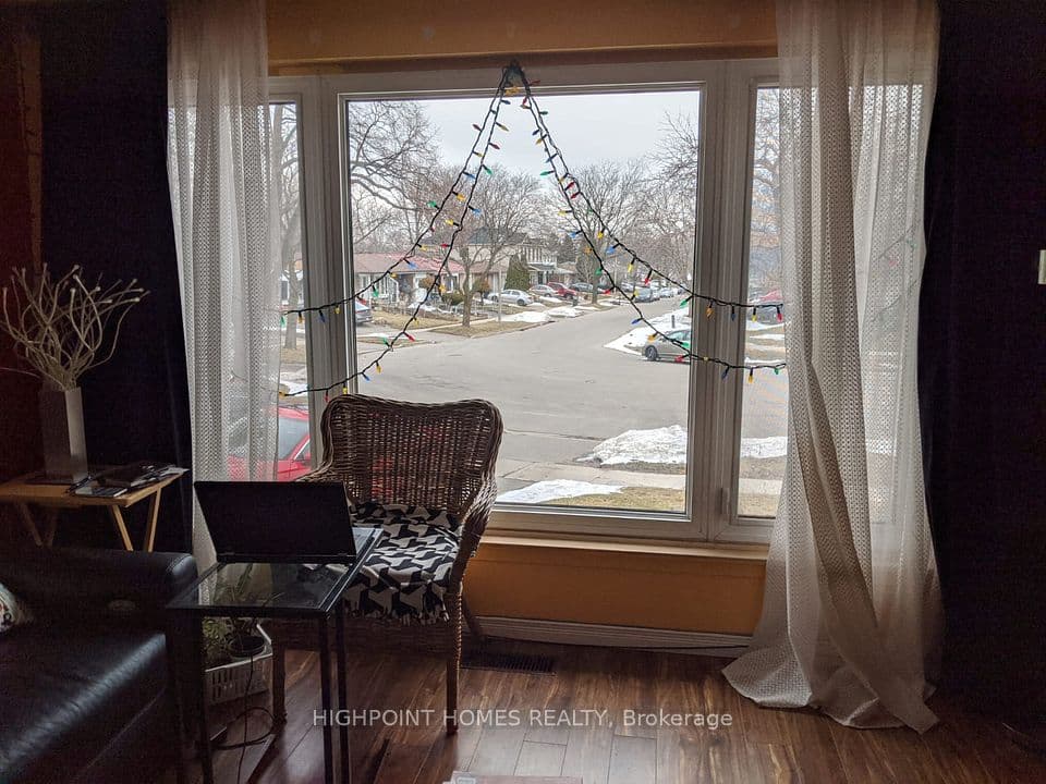 18 Edenmills Drive, Toronto, ON M1E 4L2 – photo 3